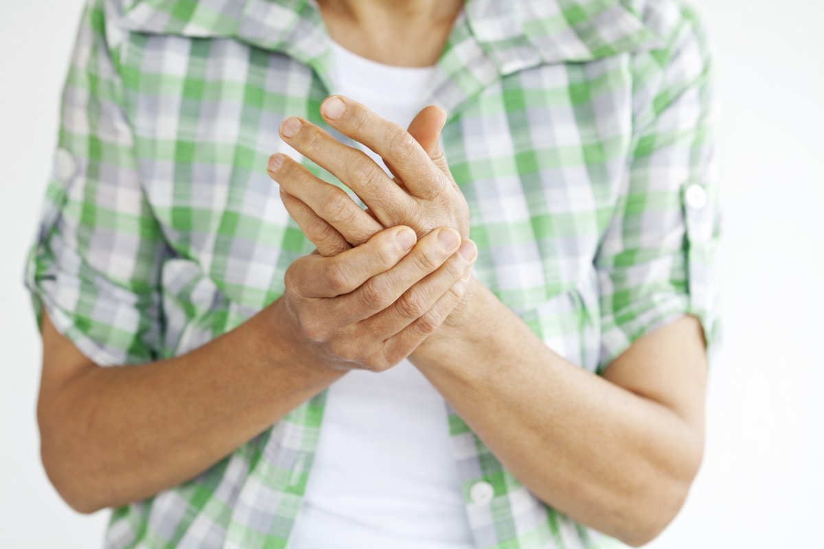 May is #ArthritisAwarenessMonth. Among Americans over 55, #arthritis is the leading cause of disability. Learn more about the signs and symptoms of this disease from our blog. #jointpain #signsandsymptoms #disability #newportcare #newportbeachortho newportbeachortho.com/blog/what-are-…