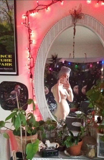 Surprise! I'm 20 weeks pregnant ~ I'm starting to show, my nipples are starting to leak, and I'm so excited