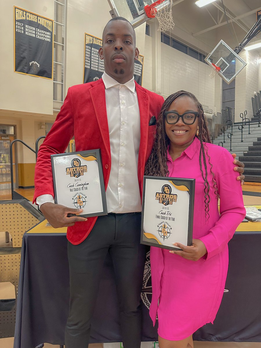 Only I could miss being recognized as female coach of the year by going to change my shoes to help with clean up lol thank you so much <a href="/CoachAllen_FDHS/">Alana Allen</a> for your support and leadership! Growth is always the goal and I’ll continue to give my very best for our kids &amp; this program!