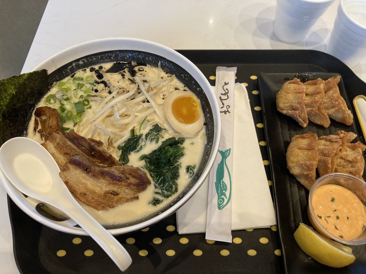 rachel_reviews's tweet photo. I think ramen is the worlds best food. Going original today #utdining https://t.co/ZkrXmFszLC