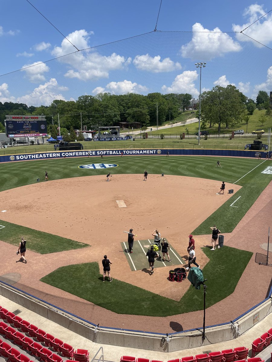 GamecockSoftbll's tweet photo. 📸 First day at the @SEC Tournament in the books! Time to hit the field tomorrow against the Aggies!!
#Gamecocks https://t.co/OYBIGrsQEm