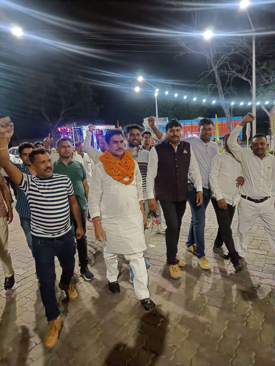 YadavSubhashRjd's tweet photo. कोडरमा में राजद के सभी साथियों द्वारा किए गए स्वागत के लिए धन्यवाद! 🙏

@RJD4Jharkhand https://t.co/mByLfMb6Hw