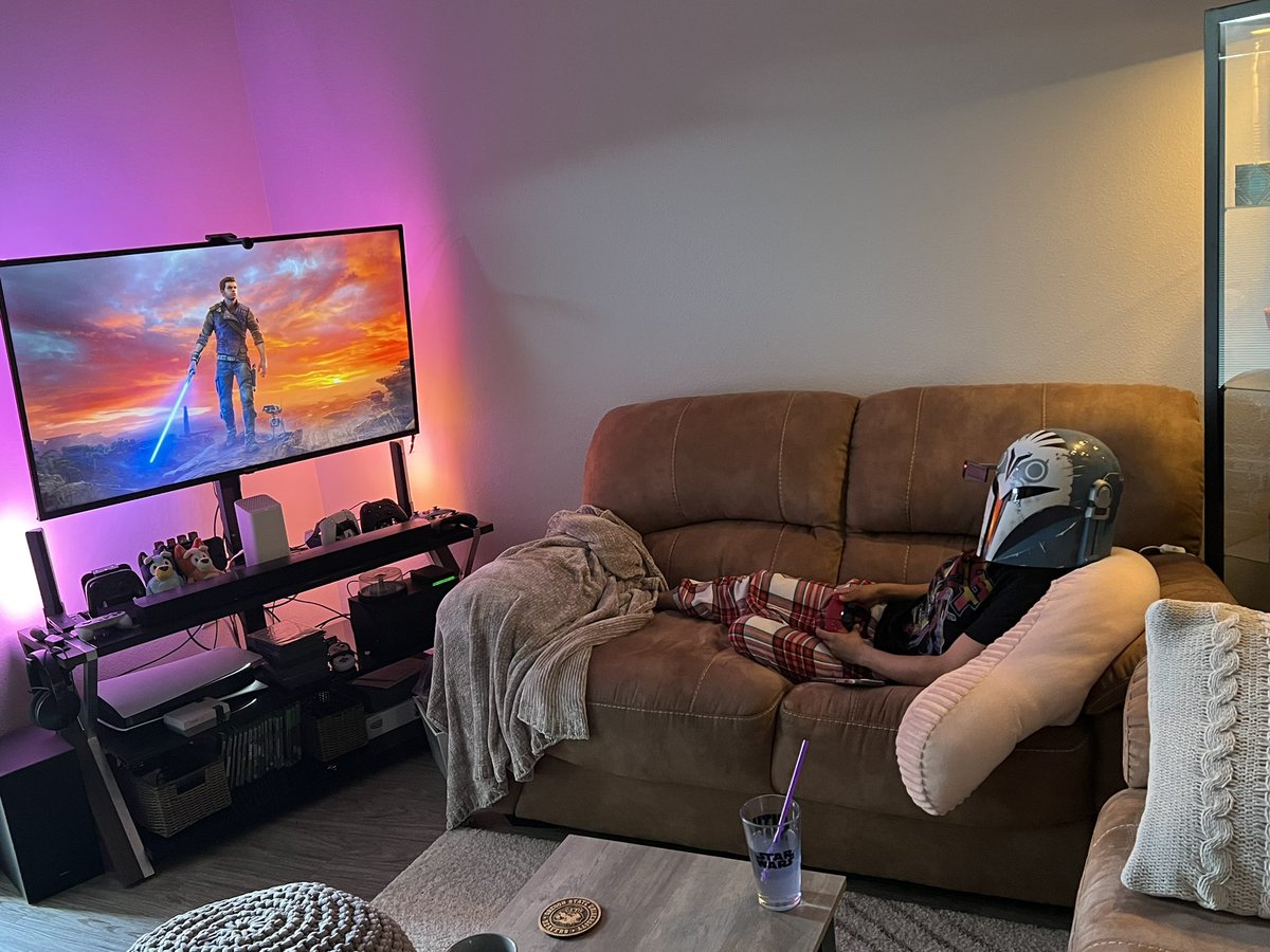 StubeyDoobyDoo's tweet photo. @_zerriah_ enjoying her new helmet❤️ https://t.co/0ZV9hJmbNM