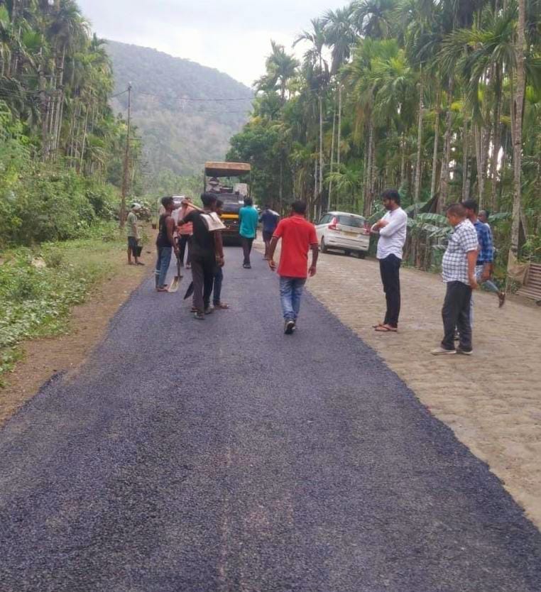 nhidcl's tweet photo. Building roads, strengthening communities.

Construction of 2-Lane road with hard shoulder along with rehabilitation and upgradation of section from Km 206.00 to Km 242.00 from Nimbutala to Austin Creek (Package-IV) on NH-223 (New NH-4) in Andaman & Nicobar is in Progress.
#PragatiKaHighway
#BuildingInfrastructure
#BuildingTheNation