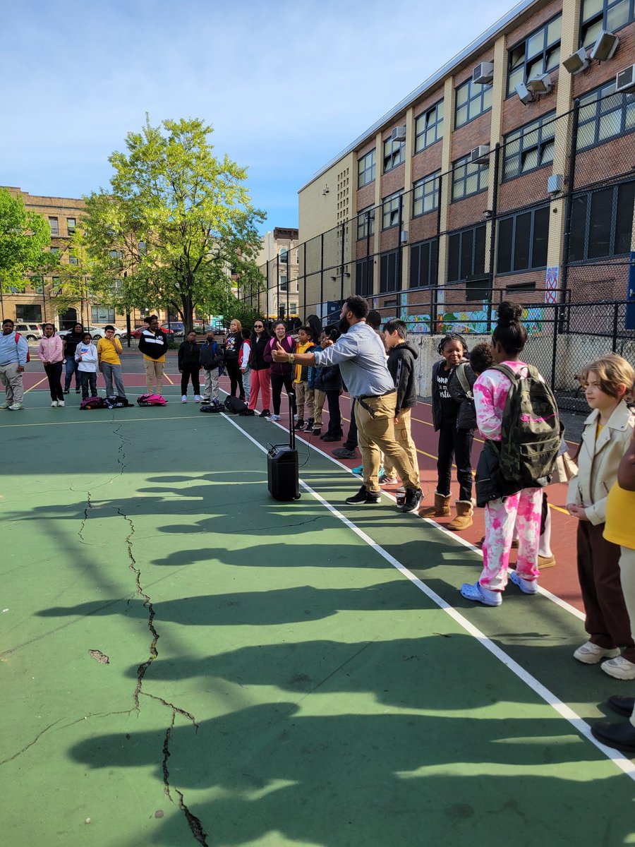 HeyBccs's tweet image. May is Mental Health Awareness Month and we at BCCS focus on our core value of Reflection. We began our week with a meditation walk around these words: U ARE LIGHT. U HAVE EVERYTHING U NEED 2 SUCCEED.  U MATTER. @D16LEADS @CommunitySupt16 @NequanMclean @CMChiOsse @stefanizinerman