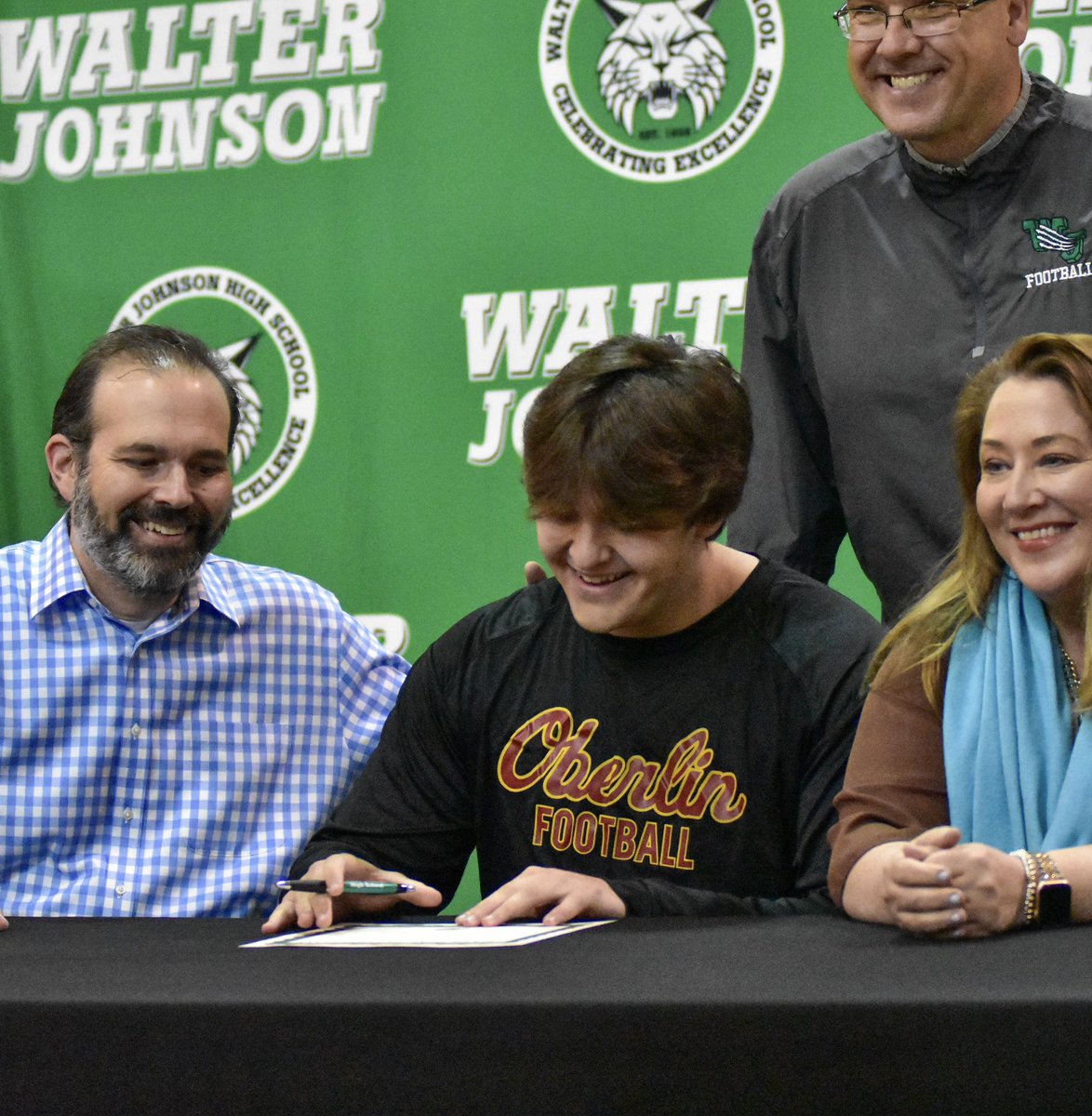 Signing day! Next chapter <a href="/Yeo_Football/">Oberlin Football</a> <a href="/CoachJPont/">John Pont</a> @WJWildcatFB <a href="/Coachhop_59/">Jack Hopkins</a>