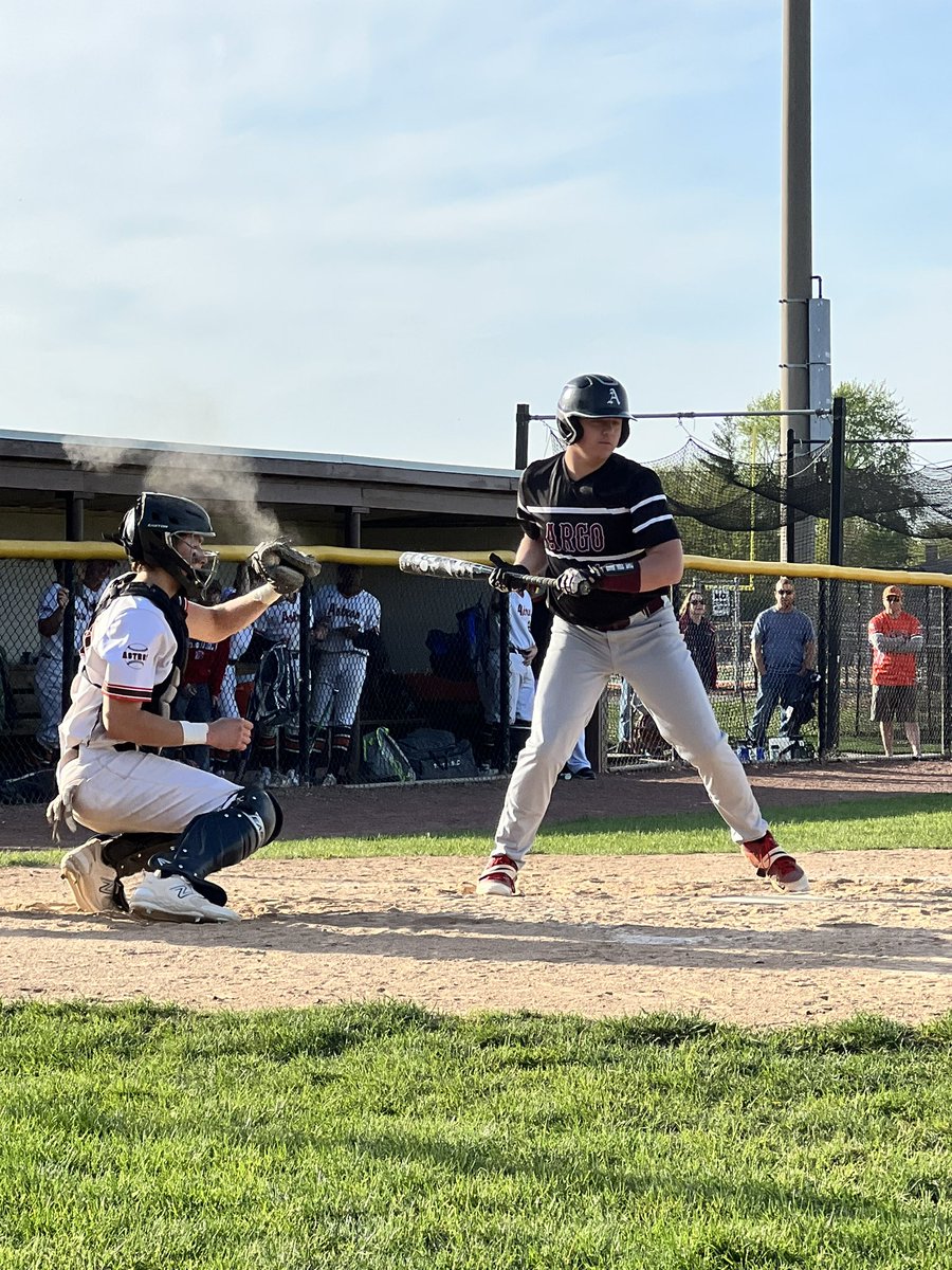 TabNate09's tweet photo. #actionshot #argobaseball #senioryear #graduate https://t.co/zjx9Cdiqum