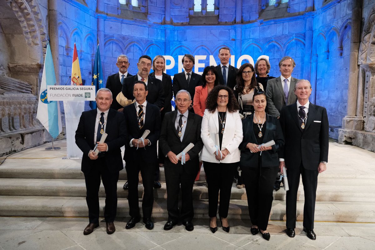 AXASegurosEs's tweet photo. Olga Sánchez recibió ayer el Premio Galicia Segura a la Dirección 2023, otorgado por la @FundacionInade en reconocimiento del valor profesional del sector asegurador y la gerencia de riesgos. https://t.co/eBZiWTqi5b
