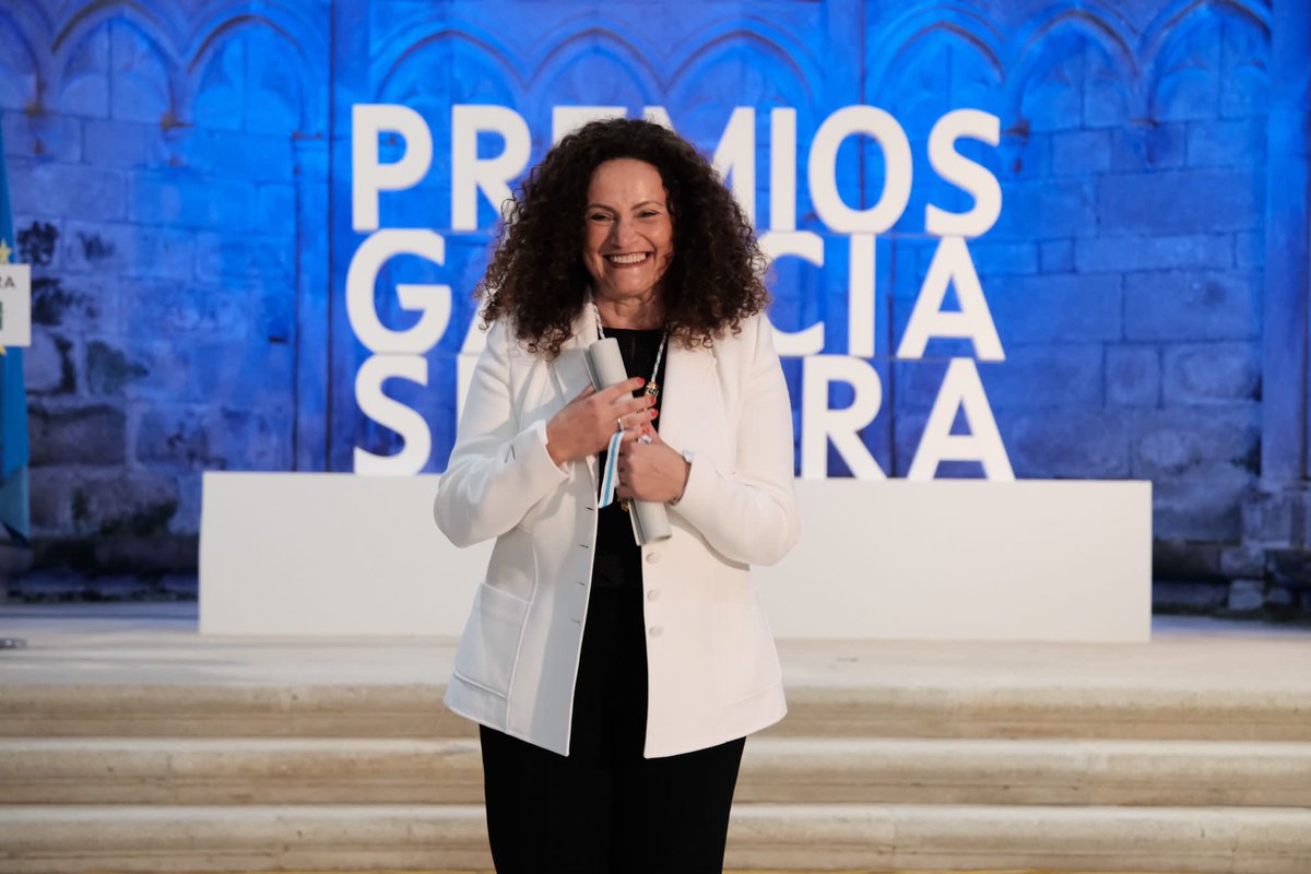 AXASegurosEs's tweet photo. Olga Sánchez recibió ayer el Premio Galicia Segura a la Dirección 2023, otorgado por la @FundacionInade en reconocimiento del valor profesional del sector asegurador y la gerencia de riesgos. https://t.co/eBZiWTqi5b