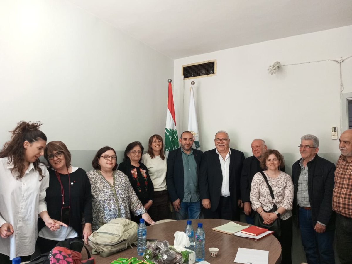 CrisFaciaben's tweet photo. Honor convivir unos días con @fenasolebanon sindicato d clase, independiente y autónomo q desGobierno #Libano no reconoce
Incansable su lucha x #DDLL y #DDHH en un país devastado social, económica y políticamente con millones de personas refugiadas y trabajo forzoso y kafala ✊🏽 https://t.co/VsWriNtNGb