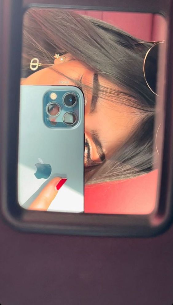 صباح الورد 🌹
للذين يتغنىٰ الصبـاح بجمال طلتهم 
 يسعد صباحكم 🌸