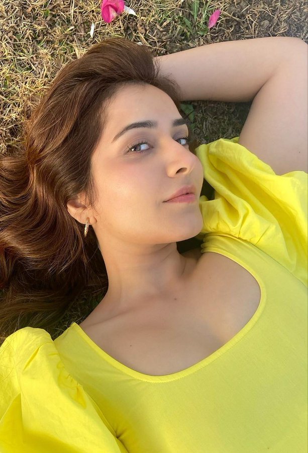 Fvv2HkDaEAAN4jV?format=jpg&name=900x900