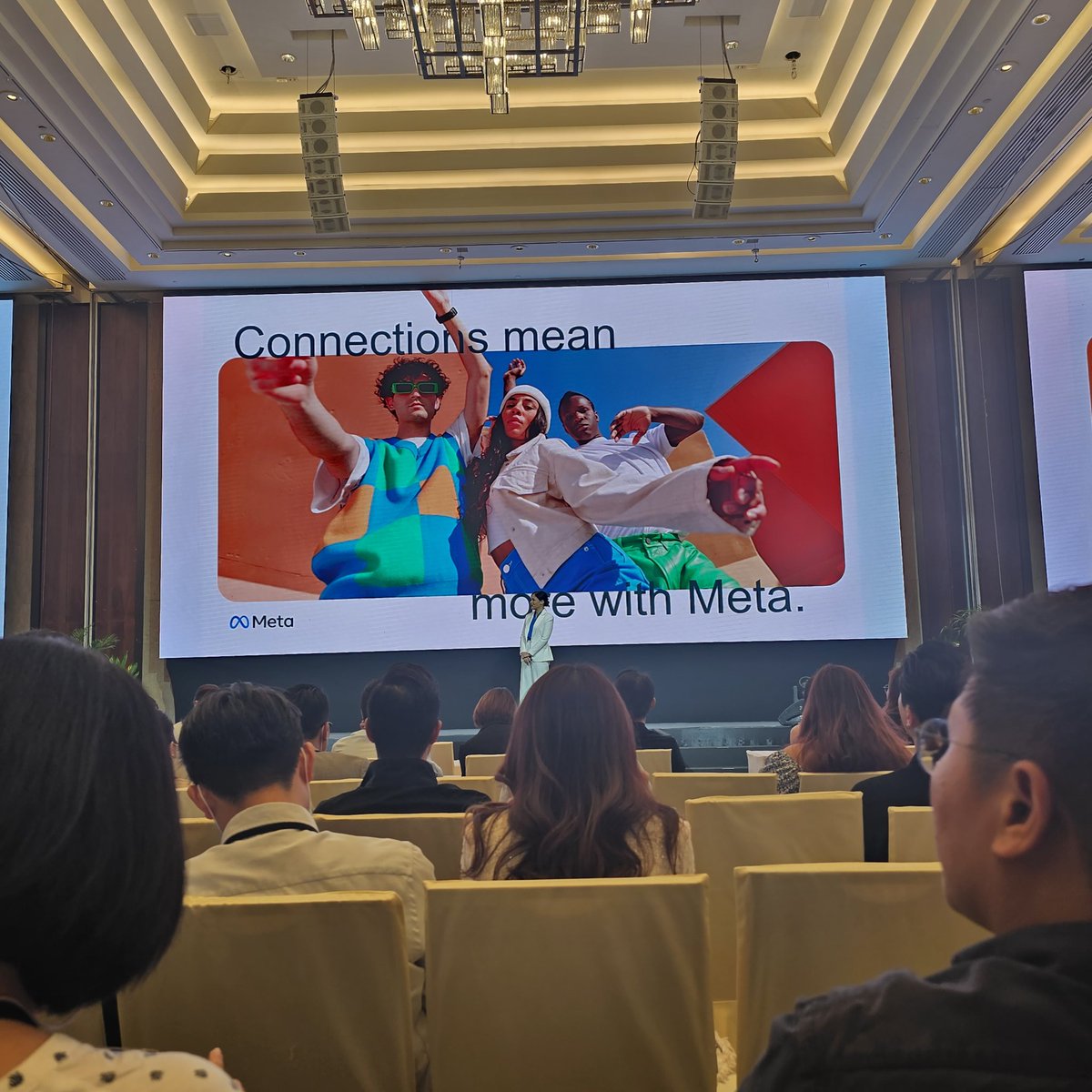ccpc3D's tweet photo. ออกอีเวนท์จ่ะ #metasummit https://t.co/FzobDRlrUA