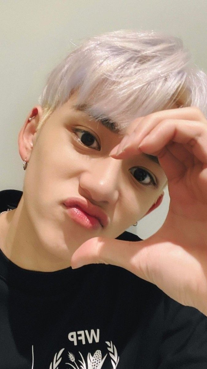 nctzenbase's tweet photo. Asal kamu tahu cas, aku ga bakalan kenal NCT kalo bukan dari vt² kamu yg kalo ketawa itu kaya orang yg paling bahagia di dunia dan asal kamu tau senyuman kamu buat orang juga ikut tersenyum. Terima kasih banyak udah jadi perantara aku sampai bisa ngenal NCT bagi aku  (cont..) https://t.co/VuOnfL0Tfi
