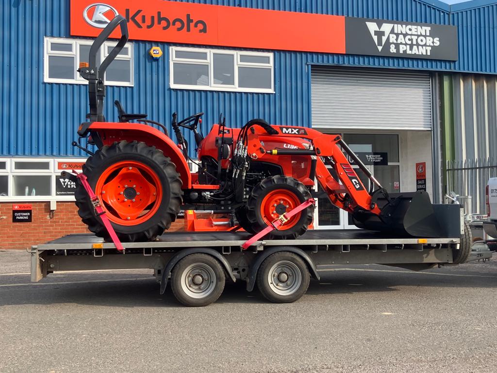 VincentTractors's tweet photo. A number of machines heading out of our Wellington depot right now, such as the new Kubota EK1-261 + Wessex Finishing Mower, alongside a L1382 + a MX UK C3 loader. If you have any machinery requirements, please get in touch!

@KubotaUK #kubota #MXUK #vincenttractorsandplant https://t.co/rhHB8u30g2