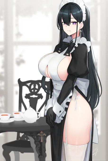 #メイドの日  うちの娘に着せたスリットメイドでも見てってよ