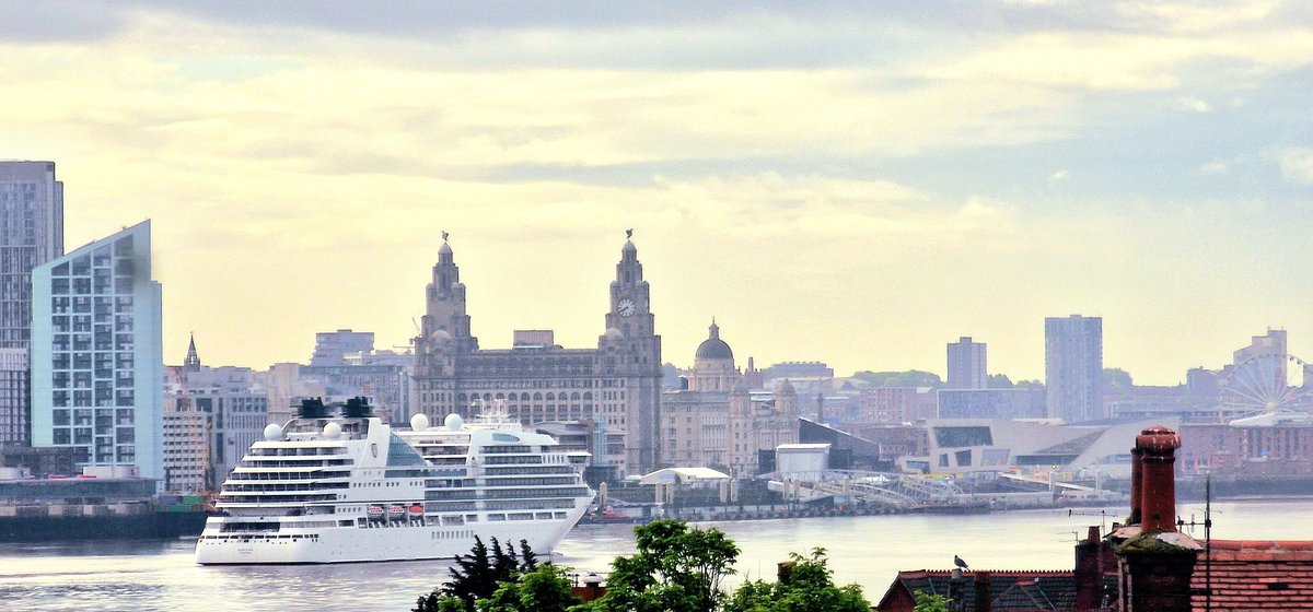 Welcome Seabourne Ovation what an apt name given all going on in #Liverpool @SeabournCruise #Eurovision2023 @sue_hen @adamwhitts @oscargolfgolf @tooks247 @elscoopo @MaritimeJunkie @BibbyHolly @MtSBenBailey