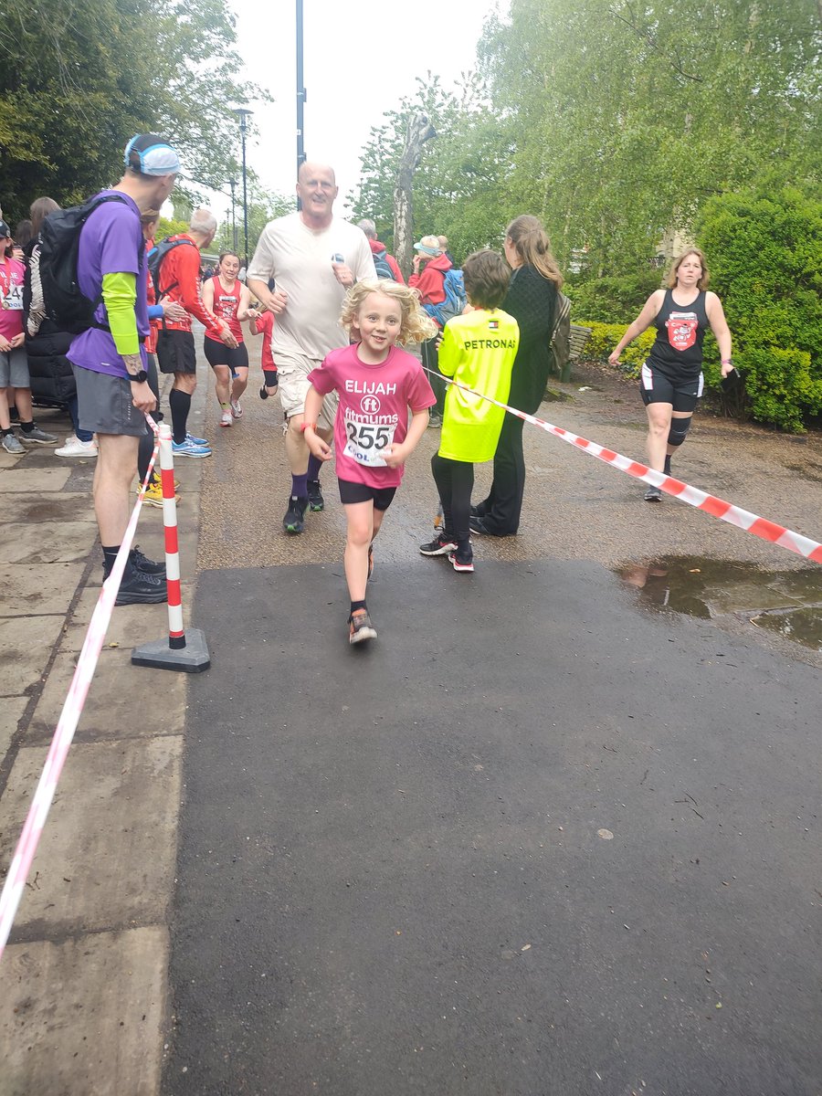 114ColtmanSt's tweet photo. Last night the boys took part in the East Park schools fun run. Great support from  @FitmumsF @NA_kangaroos @NA_Leopards @wearenewington organised by https://t.co/we6tADXW1j