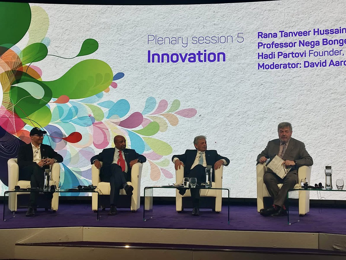 ukinpakistan's tweet photo. ‘Innovation and technology alone are not enough’ to #EndLearningPoverty. 🇵🇰 MOFEPT Rana Tanveer Hussain addresses plenary 5 at #EWF2023.
Introducing #1HourOfReading can help minimise impacts of 🇵🇰 learning crisis.
#Education #BestHai
@FCDOEducation @jomoir https://t.co/6I6kF4T0vm