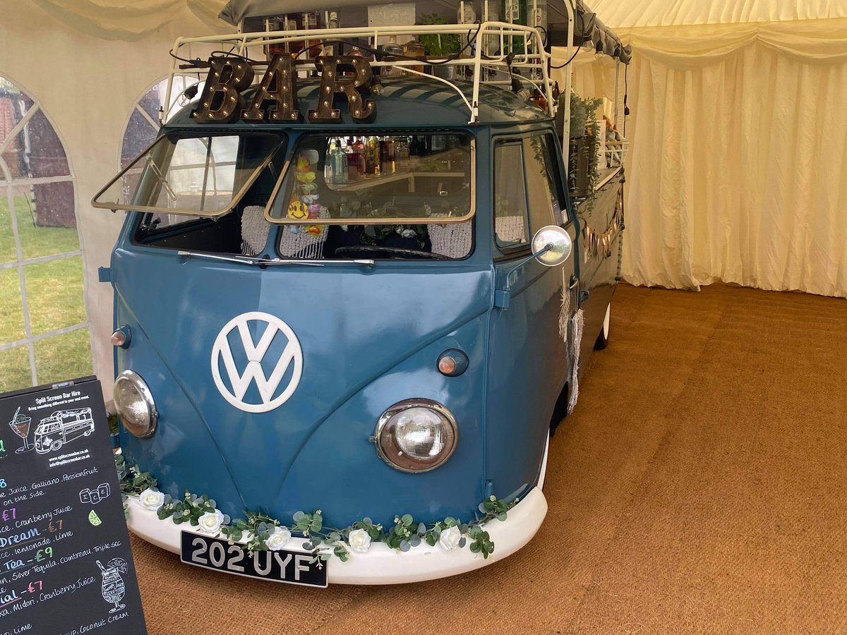 splitscreenbar's tweet photo. Frankie at another beautiful wedding! 

Book in our mobile bar or for smaller spaces, you can book our mobile bar! 

#splitscreen #splitscreenbar #bar #barhire #barhireuk #hire #weddingbar #wedding2023 #eventhire #barhire2023 #norfolkbar #splitscreencamper #splitscreencocktails https://t.co/lo6LpPq7Z6