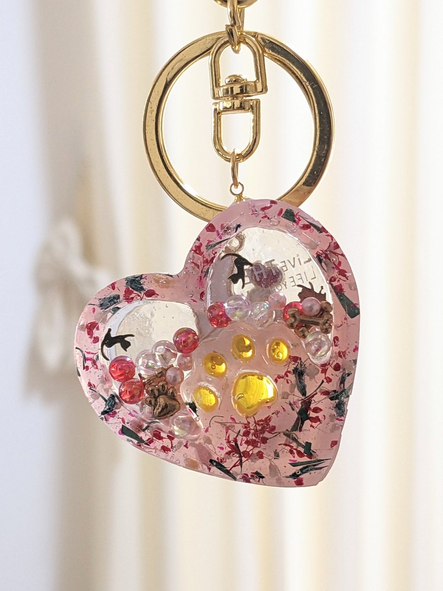 whitesan0806's tweet image. ハートの肉球シャカシャカ★キーホルダーを、作りました。

手作り雑貨隊★ホワイトさん
『販売』
★ペイペイフリマ★
paypayfleamarket.yahoo.co.jp/user/p27580585
★メルカリ★
jp.mercari.com/user/profile/9…

『SMS』
★Instagram★
@whitesan0806
instagram.com/@whitesan0806