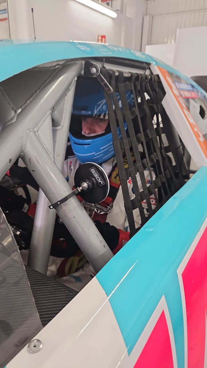 ulyssedelsaux10's tweet photo. 🇺🇸 Result of the meeting at Valencia in Spain 🇪🇸
Race 1: P11
Race 2: P6 and Victory in Junior Trophy 🥇🏆
See you in Brands Hatch in England in June to continue the adventure 🇬🇧
#EuroNASCAR #Speedhouse #Macdo #DemeuresCreativ #MartineRoussel #LesFeuillette @EuroNASCAR https://t.co/wsI4OcN8M0