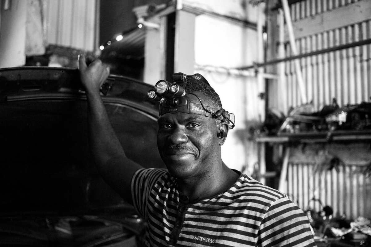 NdavisonR's tweet photo. #30secondsofstreet #thecomfortofstrangers
Francis is from Ghana & lives in the uk , he really likes living in the Uk and has a wife and 3 children, 2 girls and a boy. Francis is a mechanic and if he could have anything in the world he so desired it would be to have Good health . https://t.co/b8ohXxz5Nw