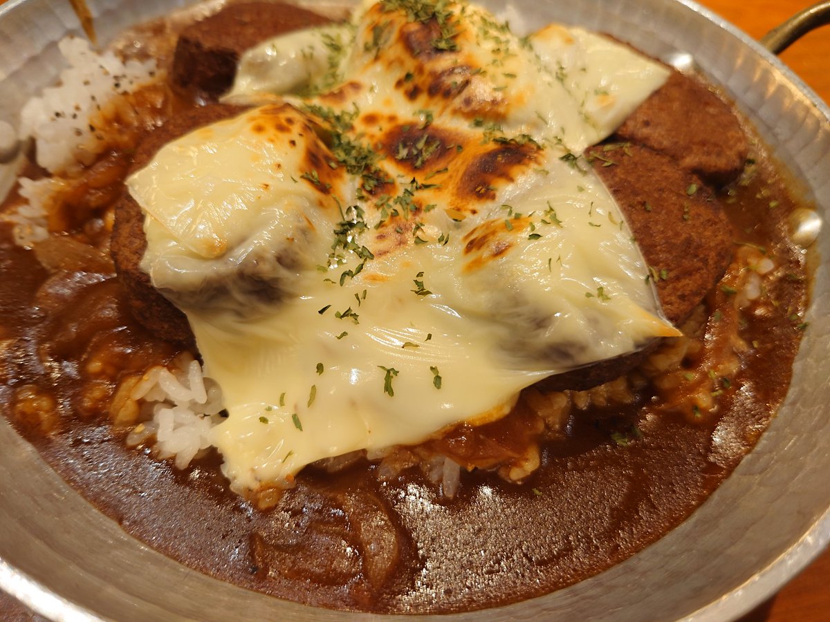 manmasapporo's tweet photo. まんまみ〜や札幌店です🍺
本日も絶賛お客様大募集中!!まったーりゆっくーり美味しいお酒とお食事を堪能して下さいませ🙇
賄シリーズ🍚昨日何食べたいー?と聞かれたので「ピザ🍕」と答えたら却下されました本日の賄は『ハンバーグドリア』でした❤️お腹いっぱい、御馳走様でした☺️
#札幌Twitter会 https://t.co/datQyFytQR