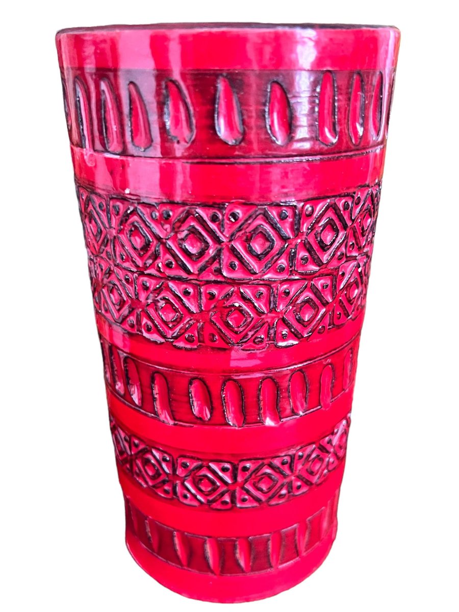 loveretrocrafts's tweet photo. : Bitossi Aldo Londi style by Minerva ceramics Rimini Red Ceramic cylinder vase from, 1970s #italianceramic #bitossiceramics #aldolondibitossi #bitossiearthenware #bitossicylindervase #loveretrocrafts #ceramic #valentines https://t.co/jYBO8ZhRhZ https://t.co/OKmXTJ6tcf
