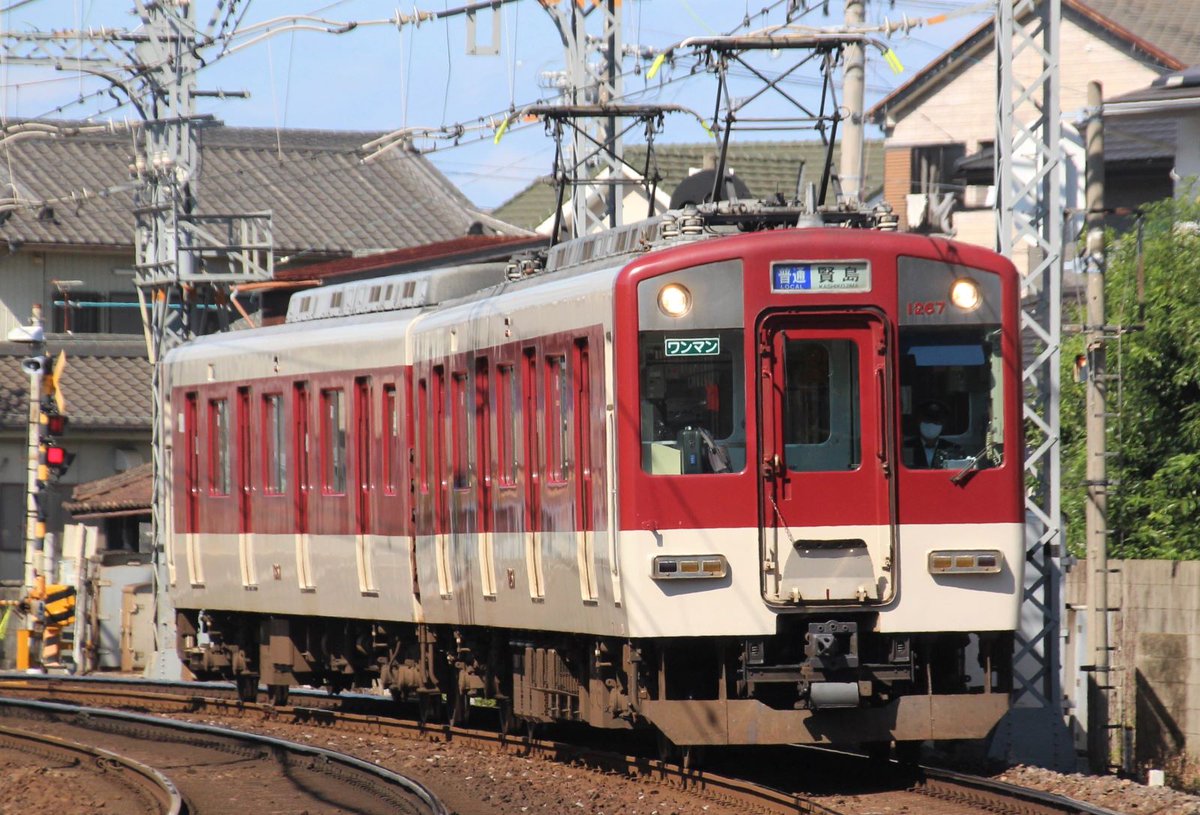 YLc5820's tweet photo. おはようございます🙂現在は「とばしまメモリー なみの章」として特別感ある仕様になっている1259系VC67ですが標準塗装で活躍していた時はワンマン仕様になっている以外はごく普通の近鉄電車でした😅🚋
#近鉄 #近鉄電車 #近鉄1259系 #VC67 #伊勢市 #普通 #ワンマン #とばしまメモリー #特別感 https://t.co/DzclizhUjj
