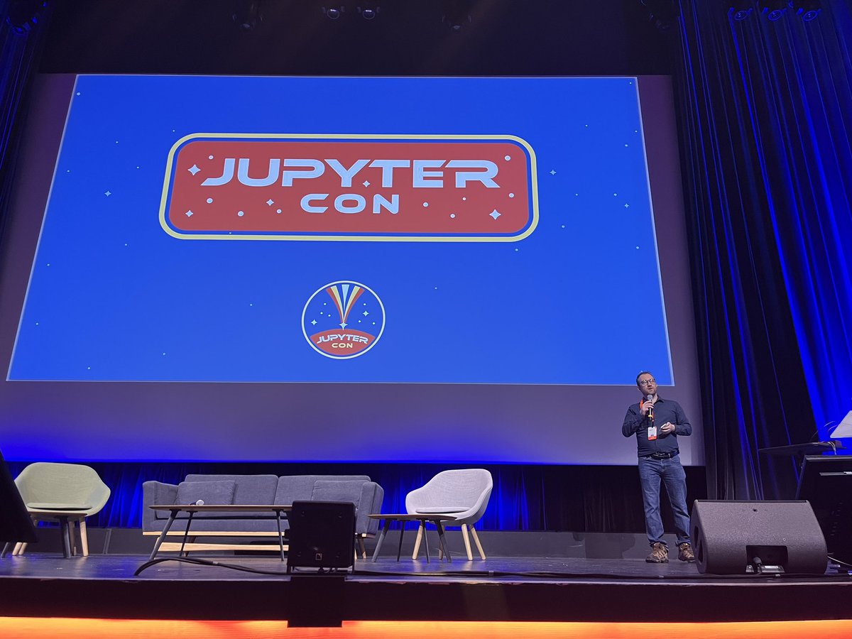 LorenaABarba's tweet image. #JupyterCon2023 takes off in Paris!