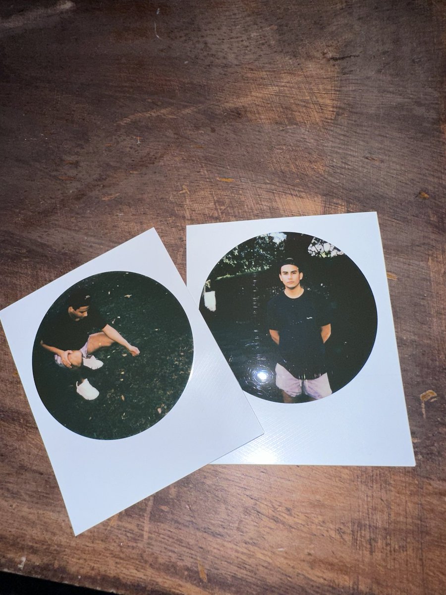 Unas polaroids del otro dia, pansandola bn chimba.