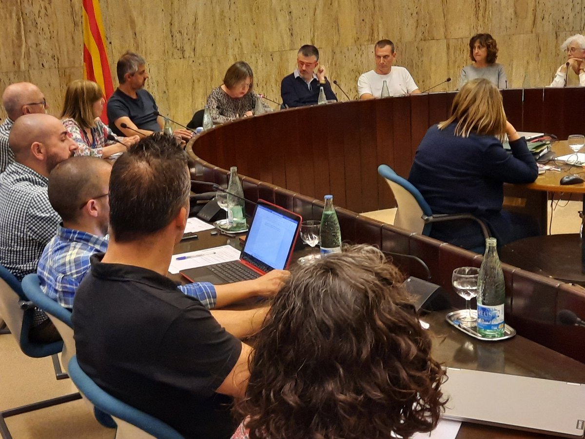 de_arquer's tweet photo. Amb satisfacció per la feina feta, ens acomiadem en el darrer Ple d'aquesta legislatura. 
Marxem agraïts per l'oportunitat que hem tingut de treballar des del govern amb transparència i compromís.
Gràcies, doncs, als veïns i veïnes que ens vàreu dipositar la vostra confiança. https://t.co/hnkK0TbJZo