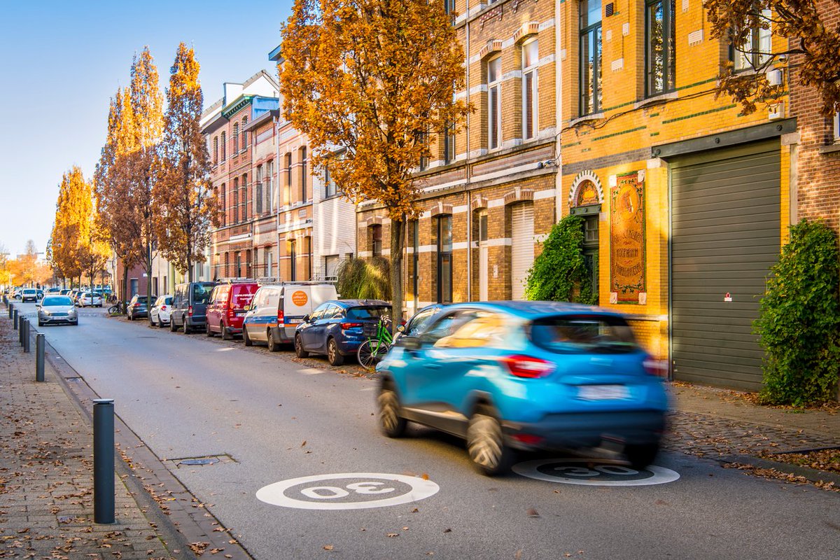 Stad_Antwerpen's tweet photo. Heb je een geschil met je #buren waar je zelf niet uitgeraakt? De stad biedt #gratis #bemiddeling aan 🤝 Alle info ➡️https://t.co/rlUSxajqeY https://t.co/qYPP5pU6Fp