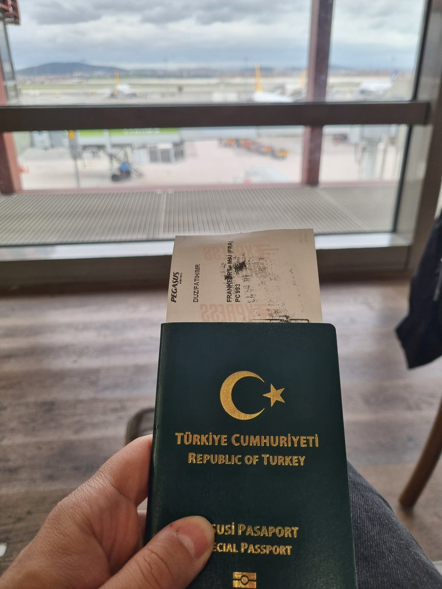 Me : Türkiye bir ürolog kaybetti, Almanya bir muslukçu kaza...
Almanya : Heh bi sen eksiktin, bi bitmediniz abw