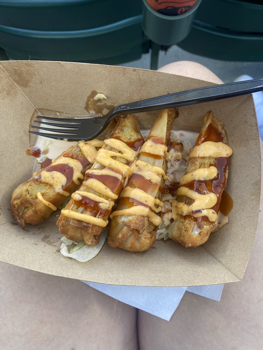 a perfect way to start off summer ⚾️ thank you <a href="/AWSMPennState/">AWSM📍Penn State</a> and <a href="/Orioles/">Baltimore Orioles</a> for an unforgettable night and unforgettable crab cake egg rolls 🤤