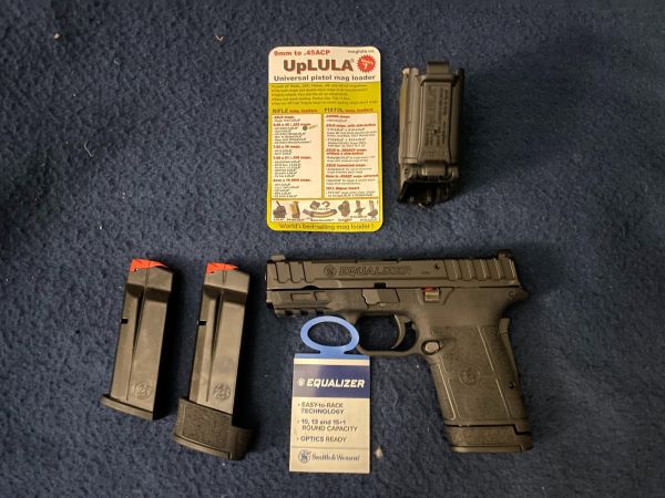 ArmsAds's tweet photo. S&amp;W EQUALIZER 9MM @pendergunsandammo
.
.
.
.
#armsads #pewpewlife #2a #survival #edc #tactical #freedom #rifle #rifles #usa #guns #gunsofinstagram #hunt #hunting #shooting #shootingsports #huntingrifle #glock #sig #pistol #rangeday #ak47 #ar15 #smithwesson #SW #9mm https://t.co/kp3sR89SJE