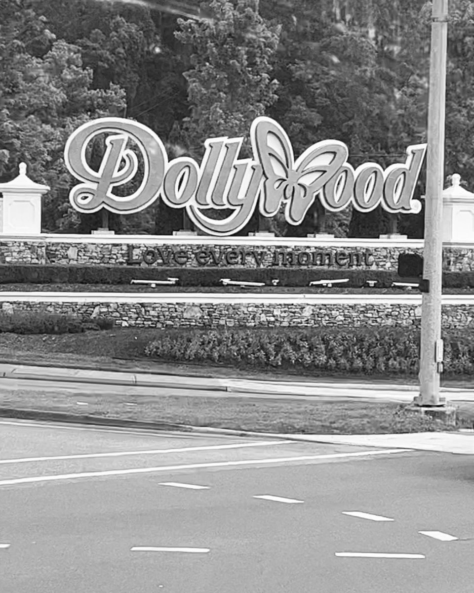 Is this the best birthday ever?! Have I peaked at 46?! 
1. I’ve just pulled up to <a href="/Dollywood/">Dollywood Parks & Resorts</a> 🥳
2. I’ve just received this awesome news!!! 🤩
What an honour to be nominated (twice?!) alongside some of my dearest friends for <a href="/APRAAMCOSNZ/">APRA AMCOS Aotearoa</a> Best Country Song 2023 🙏🏼🥹