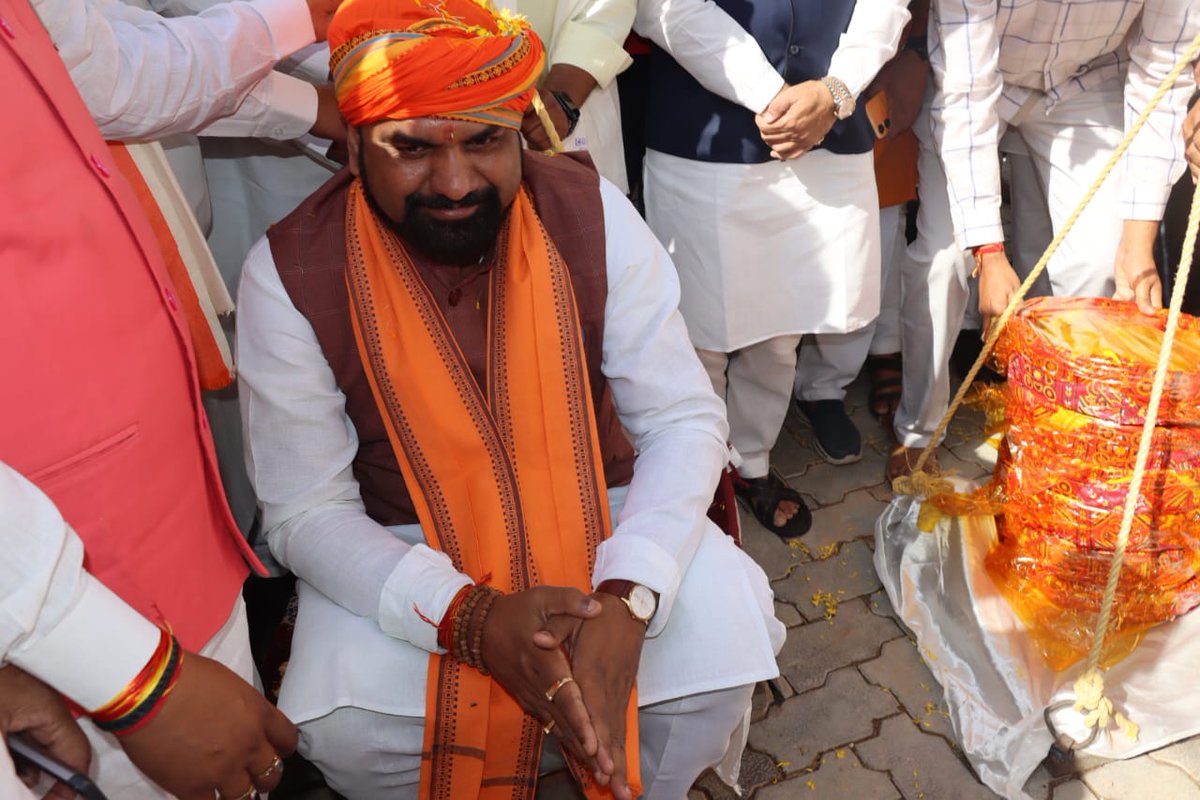 samrat4bjp's tweet photo. श्री कामधेनु नंदिनी नमोस्तुते, सुरभि नमोस्तुते..

भागलपुर गौशाला में गौ माता की पूजा कर चारा खिलाया। तत्पश्चात जिला भाजपा कमेटी द्वारा सिक्कों से तौला गया जिसके लिए सभी का आभार। सिक्कों को गौ माता की सेवा एवं चारे के लिए गौशाला को सुपुर्द कर दिया गया।
जय गौ माता
@BJP4Bihar https://t.co/EYi92nK2ku