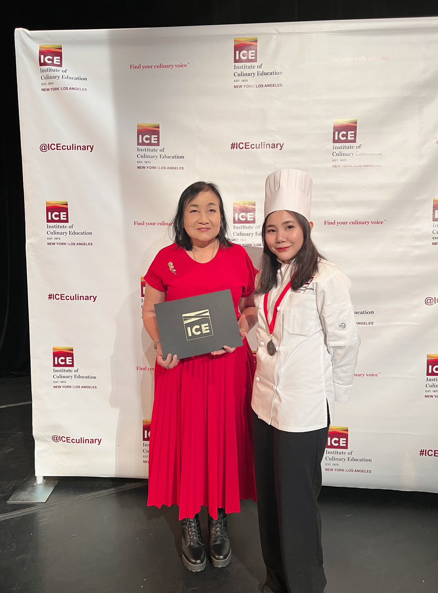 SuriPooraya's tweet image. I made it! 
Graduated from one of the best culinary school in the USA with Top Toque Award, chosen by the faculty to honor the highest academic achievement!
I’m so proud of myself for working hard and never let anything stop me! 

#ICEculinary
#Veteran 
#WomenLifeFreedom