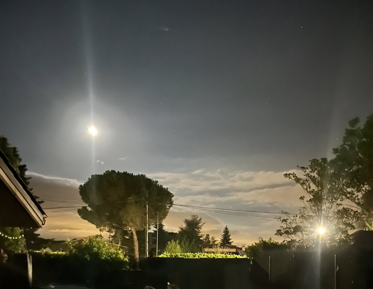 Bon viatge a l'expedició de #comsonaleso de <a href="/INS_Pla_Marcell/">Institut Pla Marcell</a> Sortida a les 4 am. No sabiem si dir-nos bon dia o bona nit. 😜 Endavant!!! 🤗👏🏻👏🏻