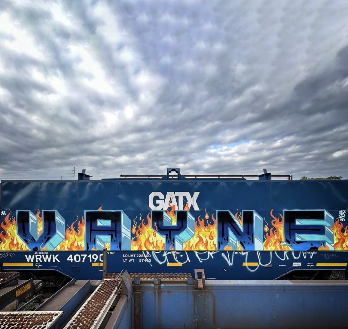 theinfamousmag's tweet photo. #vayne #freightgraff #graffiti #theinfamous magazine https://t.co/6hoAnXisLr