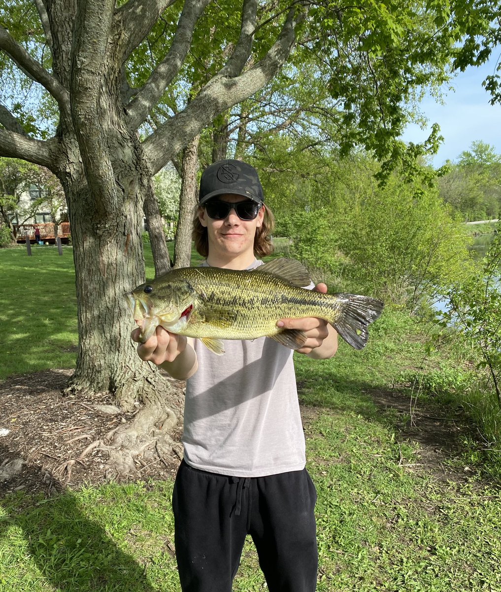 Beautiful day out #bassfishing with the <a href="/BG_Bison/">BG_Bison</a> fishing club. Isaac with the #catchoftheday