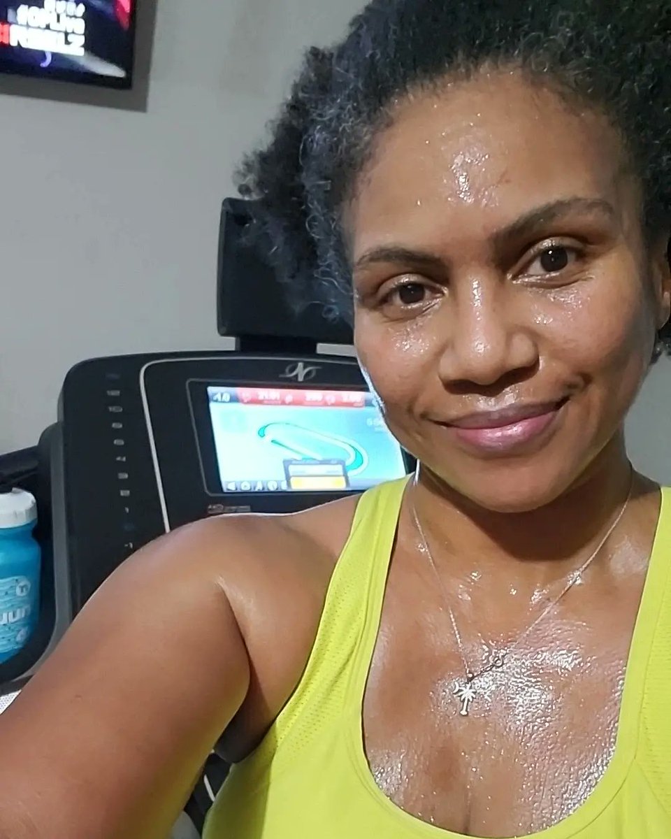 crys1788's tweet photo. Finally got around to earning the Run the Star Wars Galaxy badge... #runnerscommunity #runningmotivation #womensrunningcommunity #motherrunner #bgr #garmin #garminvenu #garminrunning #garminwellness #garminfitness #beatyesterday #leagueofgarmin #runthestarwarsgalaxy https://t.co/iwgEKevkax