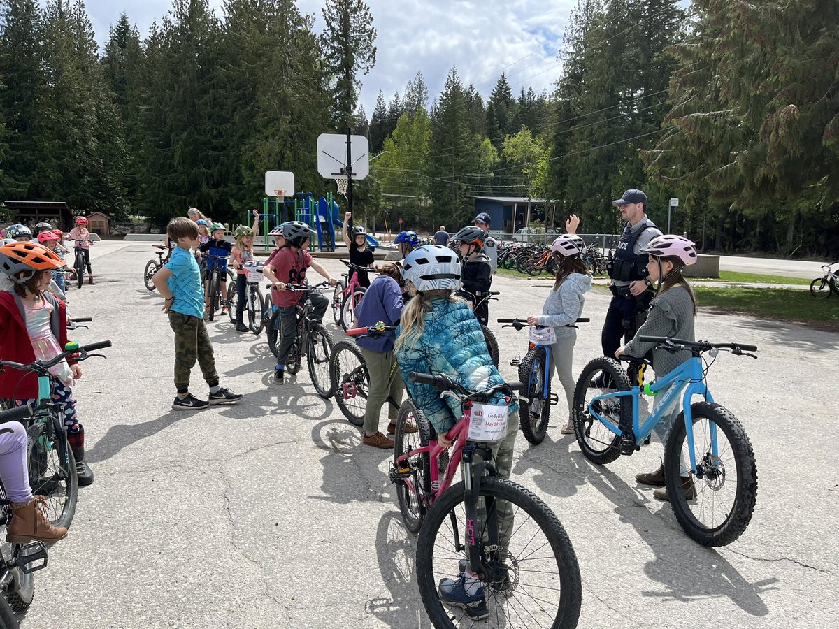 ahcares's tweet photo. Bike Safety lesson at the Bike Rodeo today 🚴 https://t.co/5EzSxNPSgv