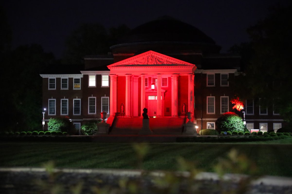 wave3news's tweet photo. Grawemeyer Hall shines red in honor of legendary Louisville basketball coach, Denny Crum, who passed away Tuesday 🕊

More: https://t.co/6aCoN7YnEI https://t.co/vSJCsCh2mW
