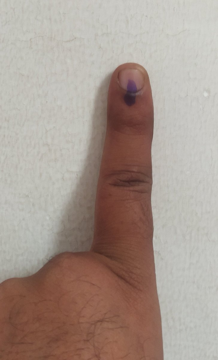 ಕನ್ನಡಕ್ಕಾಗಿ ಕೈಯೆತ್ತು.. 
ಕನ್ನಡ ವಿರೋಧಿಗಳಿಗೆ ಎದುರಾಗಿ ಬೆರಳು ಒತ್ತು... 
ನಿನ್ನ ಕೈ ಕಲ್ಪವೃಕ್ಷವಾಗುತ್ತದೆ..