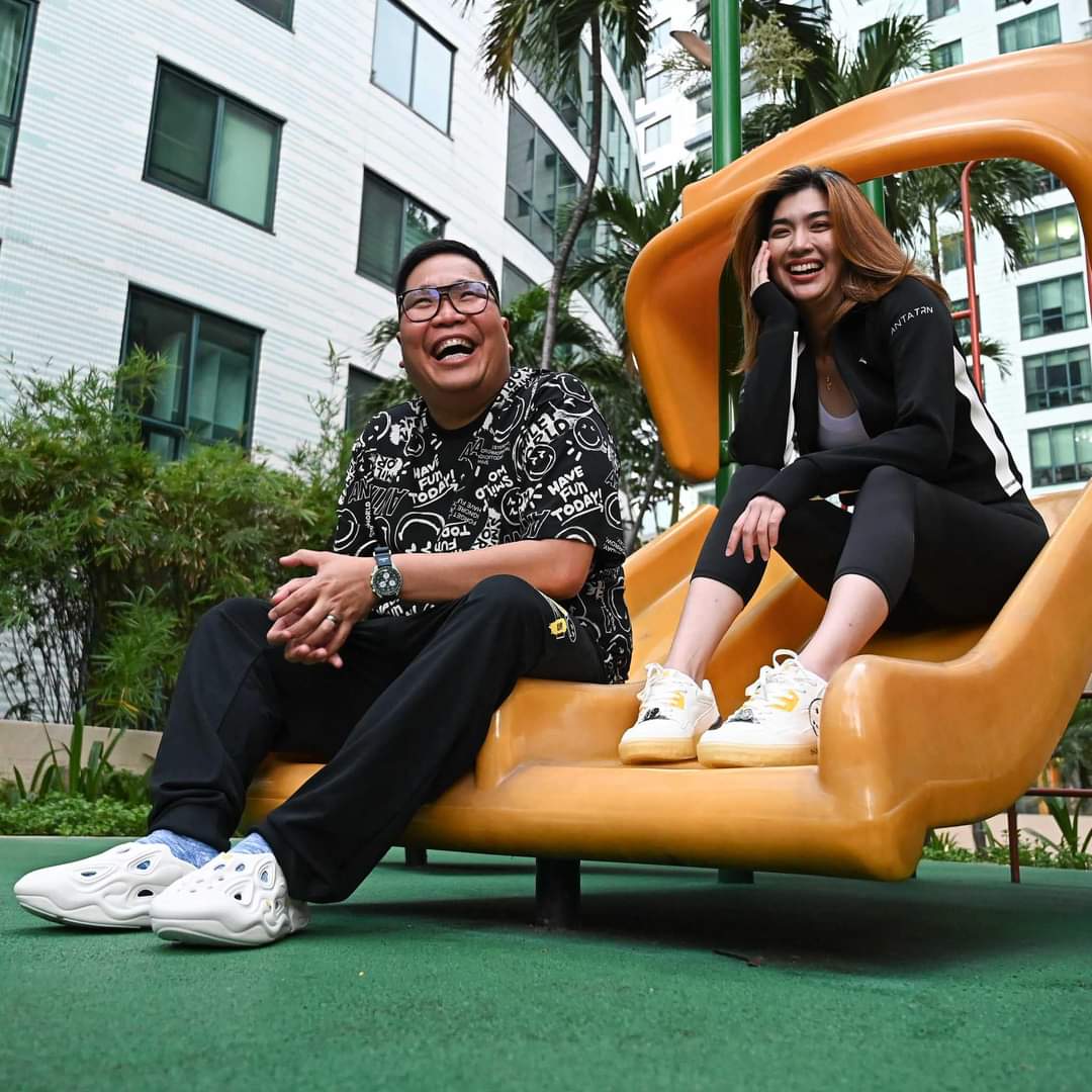 hygieia_1994's tweet photo. Welcome to Smiley World 🙂 Pau Fajardo with Jugs Jugueta of itchyworms! 🙂🙂🙂

@jugsjugsjugs and @_paufajardo in the ANTA x @smiley collection. Available now at ANTA Ayala Feliz and releasing in select stores tomorrow. 

#ANTAPH
📷 @life.of.neoo at @mypreschool.rockwell https://t.co/UfXst70Aeb