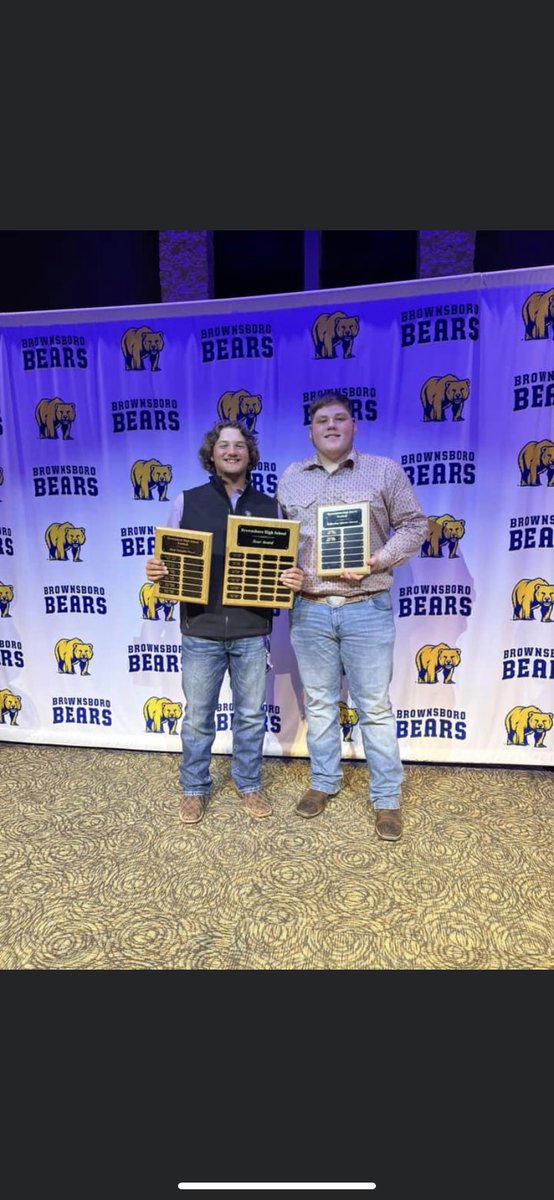 _wi77_'s tweet photo. Great athletic banquet tonight. Blessed to receive outstanding offensive lineman this season!! Also a great night to be with all of my teammates. @JaxynRogers https://t.co/MwtBzZgCQb