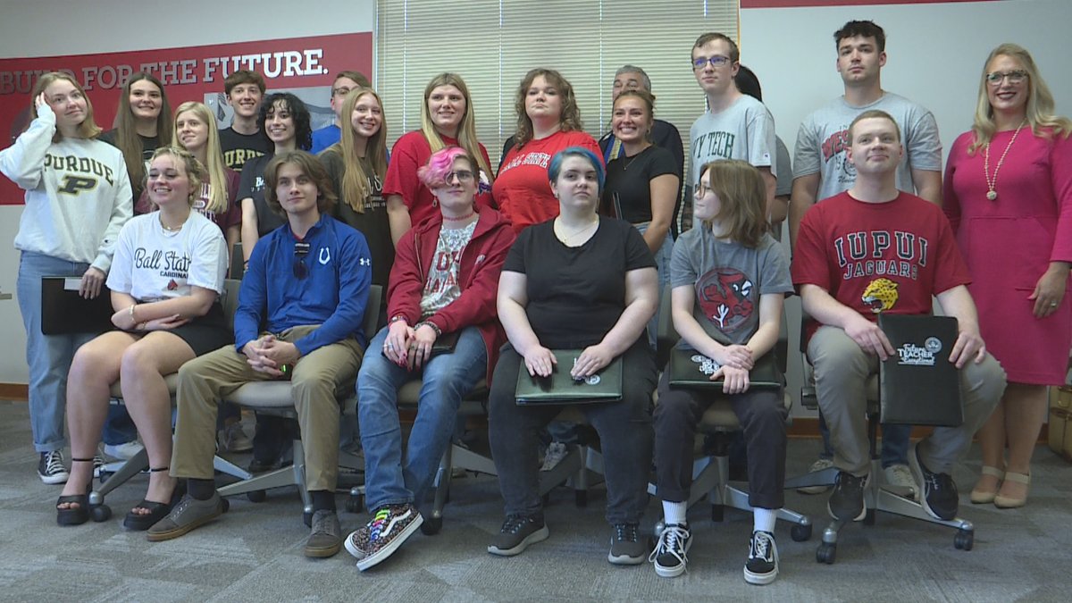 WISHNews8's tweet photo. To address its teacher shortage, the Center Grove school district looked to its student body. Twenty Center Grove High School students signed "letters of intent" to become teachers after they graduate from college. News 8's @AdamPinsker reports. https://t.co/Douv5yy07n https://t.co/SIAA1u9A4g
